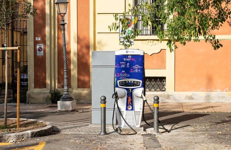 Scopri di più sull'articolo Perché abbiamo scelto EnerMia come partner per la mobilità elettrica